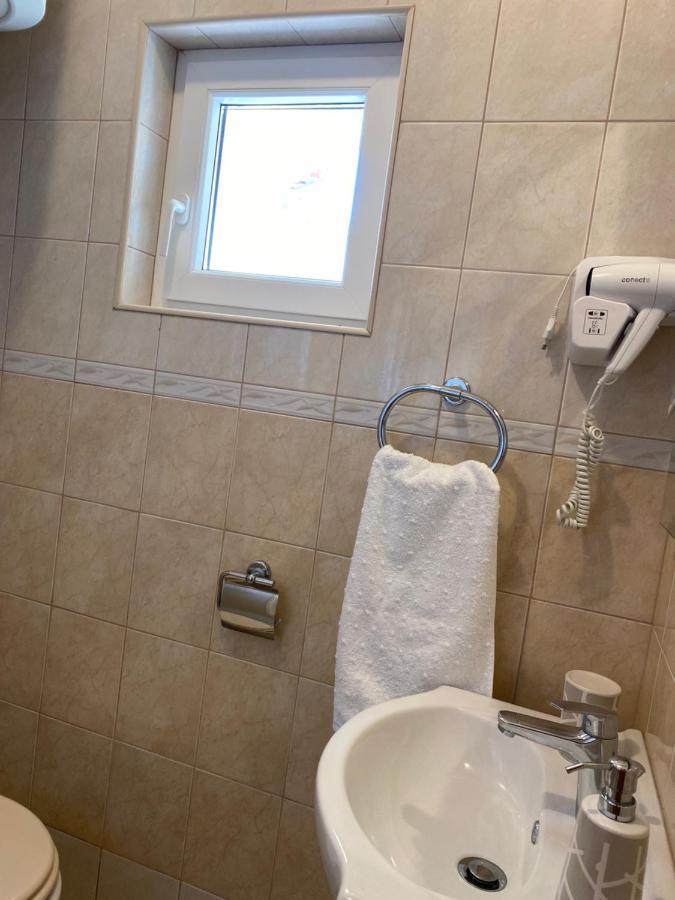 Apartments Mikecin ノビグラード・ダルメーシャ エクステリア 写真