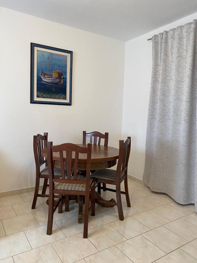 Apartments Mikecin ノビグラード・ダルメーシャ エクステリア 写真