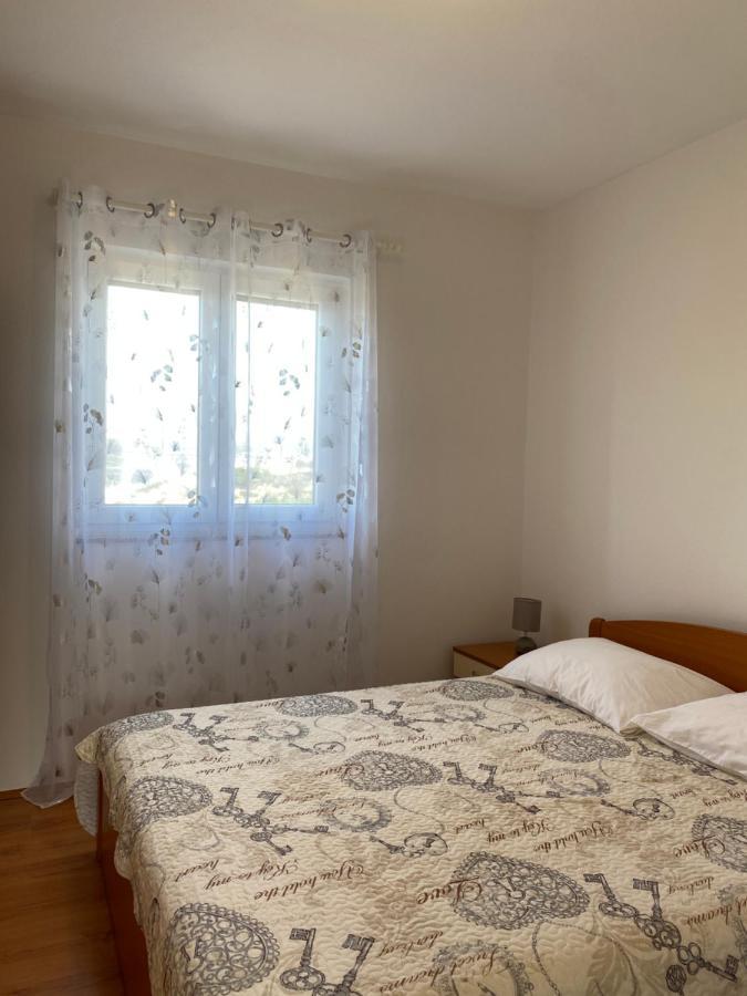 Apartments Mikecin ノビグラード・ダルメーシャ エクステリア 写真