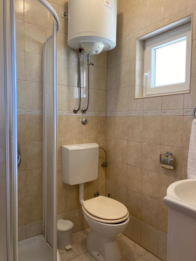 Apartments Mikecin ノビグラード・ダルメーシャ エクステリア 写真